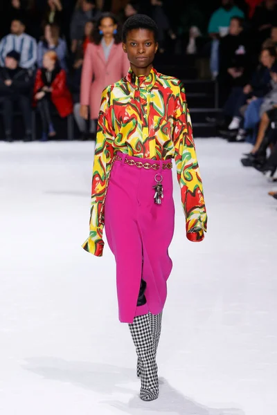 Look 27